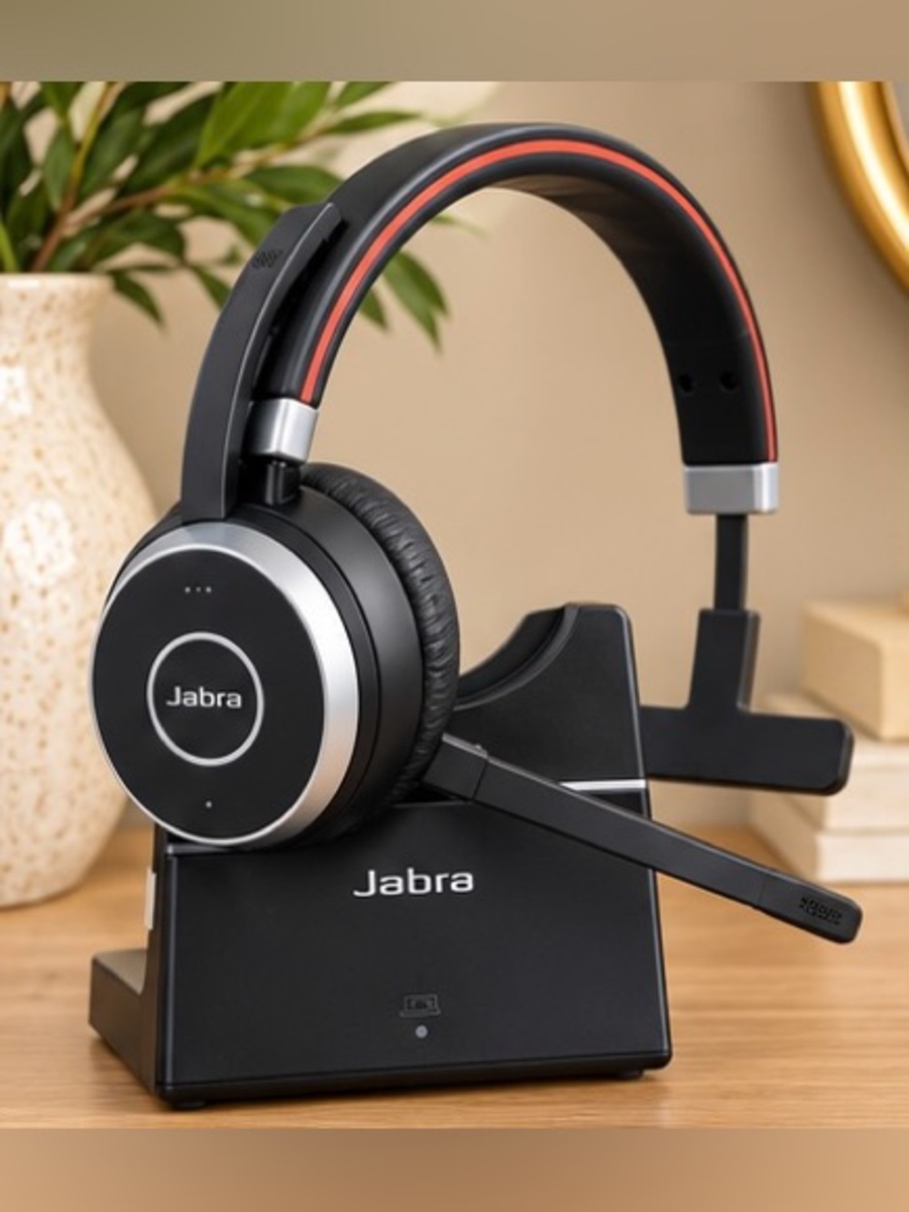Jabra Evolve 65 SE Wireless Headset + Charging Stand Case & Box